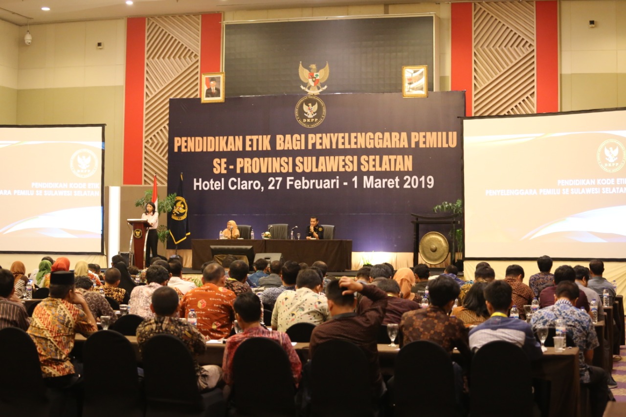 Anggota DKPP, Dr. Ida Budhiati