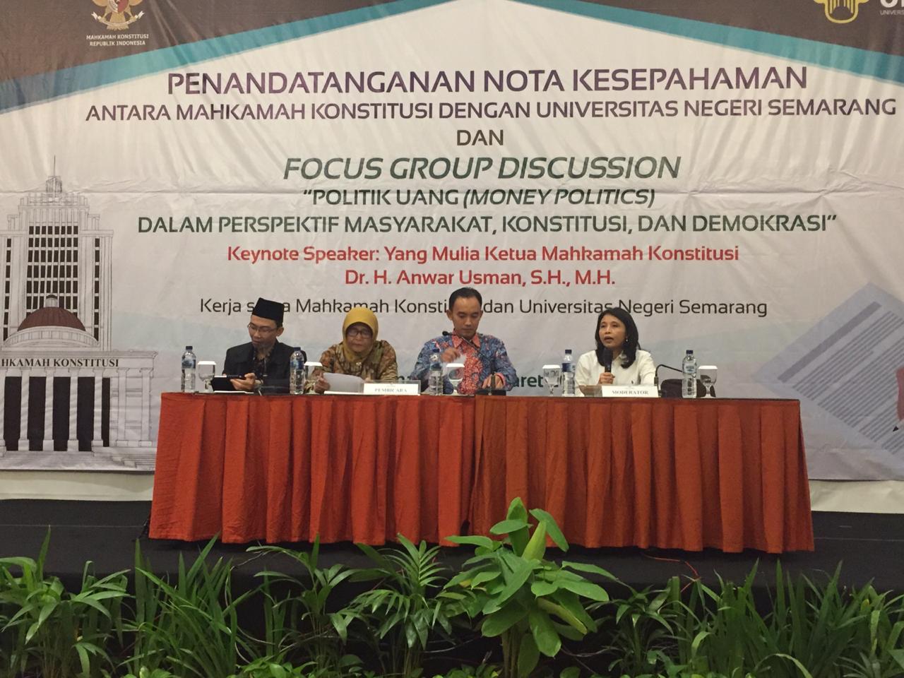 Ida Budhiati Narsum Pada Acara FGD Politik Uang dalam Perspektif Masyarakat, Konstitusi dan Demokrasi pada Jumat (29/3/2019)