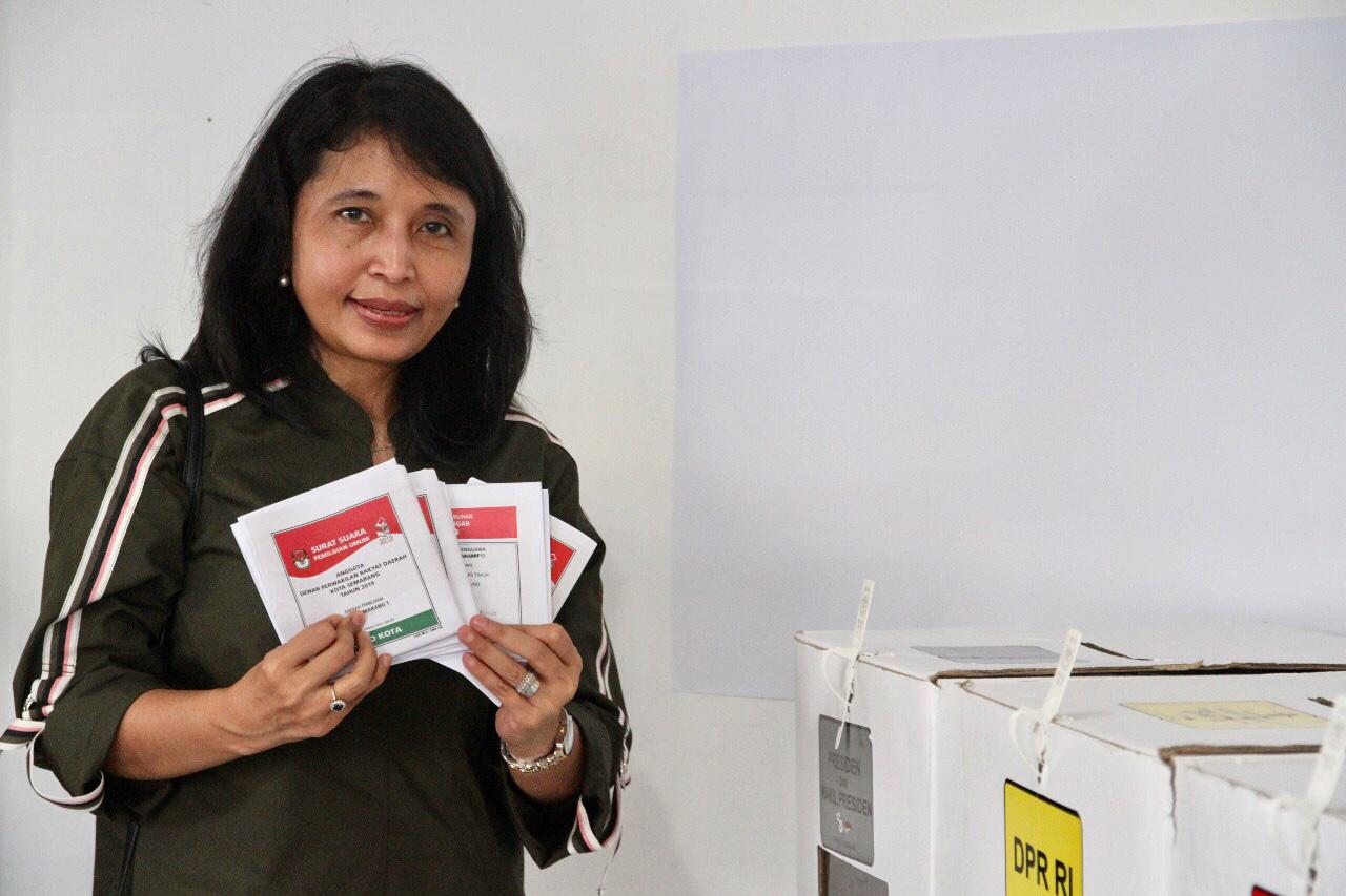 Nyoblos Pemilu 2019 Ida Budhiati (2)