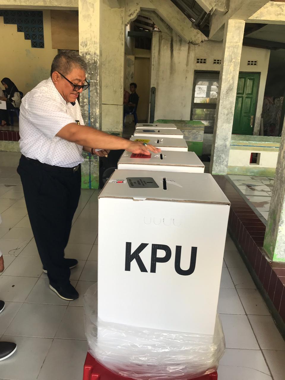 Nyoblos Pemilu 2019 Prof Teguh