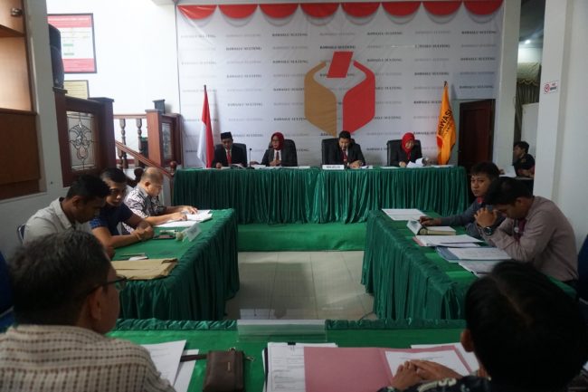 DKPP Periksa Sekretaris Bendahara dan Kasubag Keuangan KPU Kab. Tolitoli