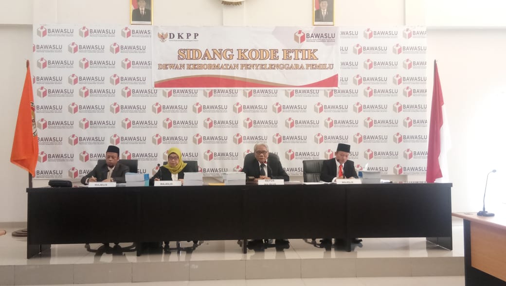sidang perkara 122 tahun 2019
