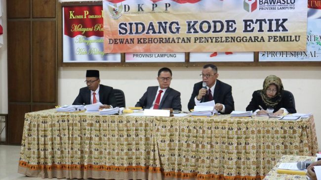 Lima Penyelenggara Pemilu Kab. Lampung Selatan Diperiksa DKPP_cover
