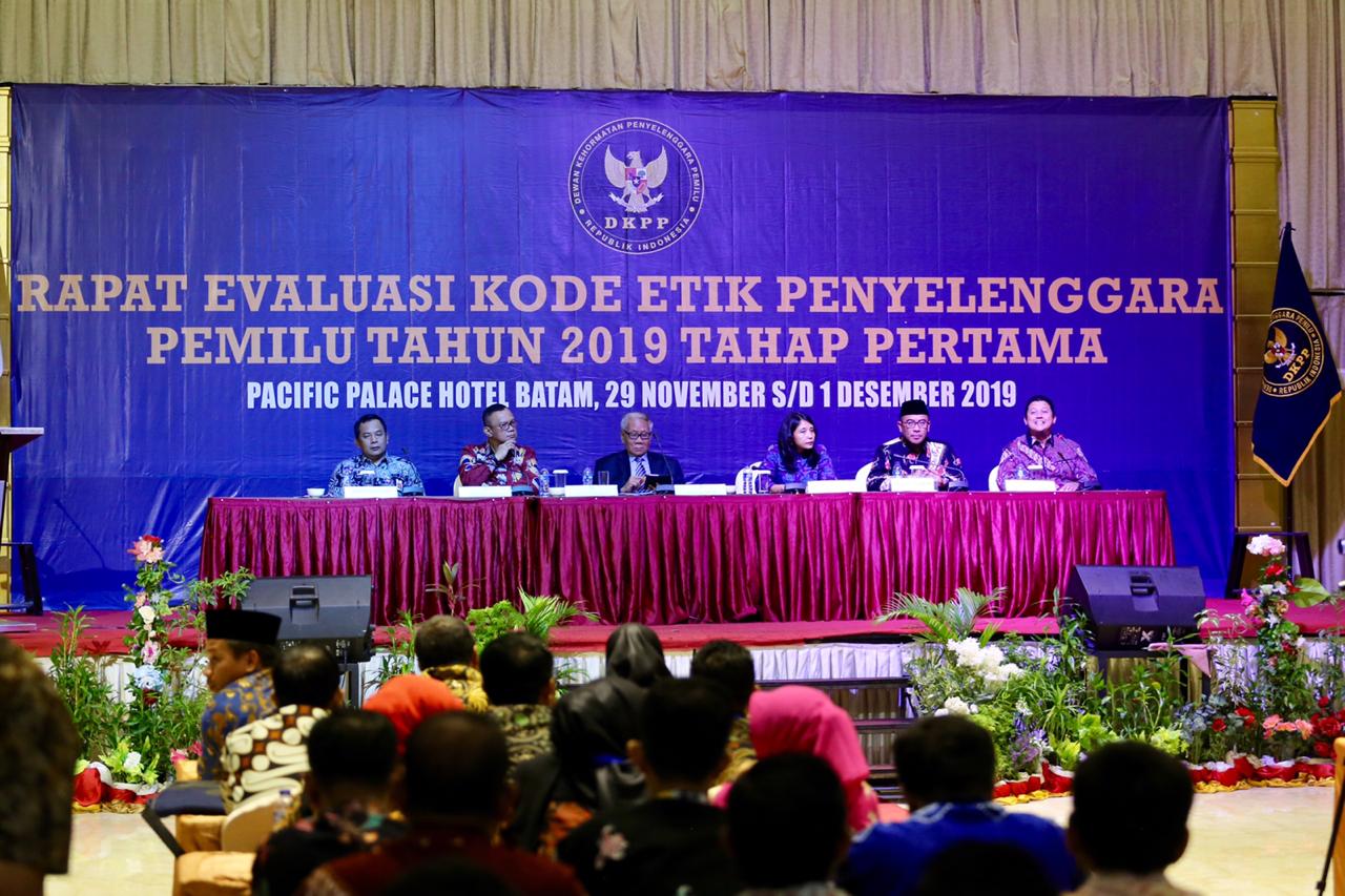 29. Evaluasi Kode Etik_MH