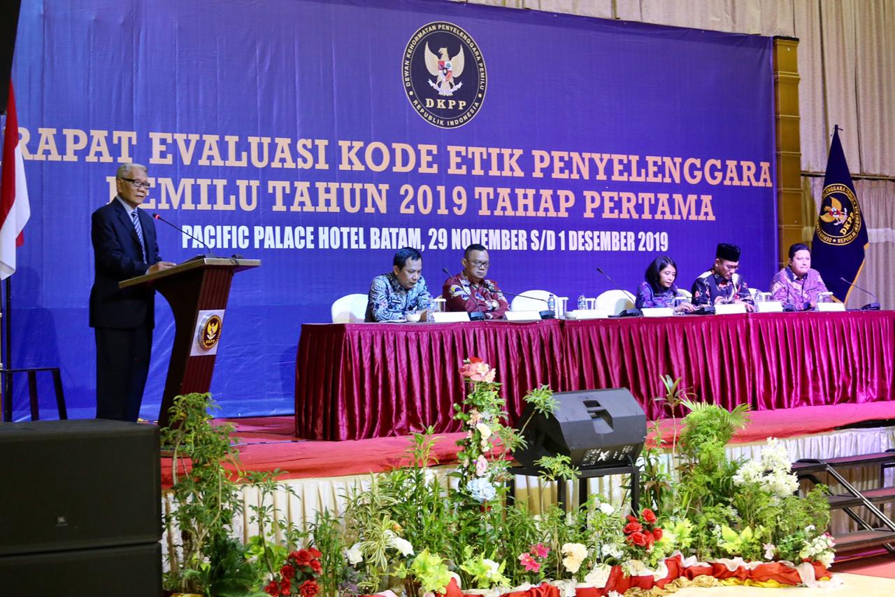 29_Ketua DKPP_Dr. Harjono_1