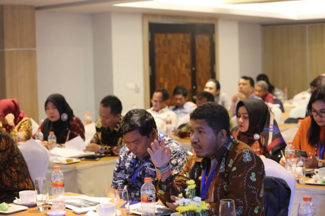 Suasana kelas rapat evaluasi kode etik penyelenggara pemilu 2019