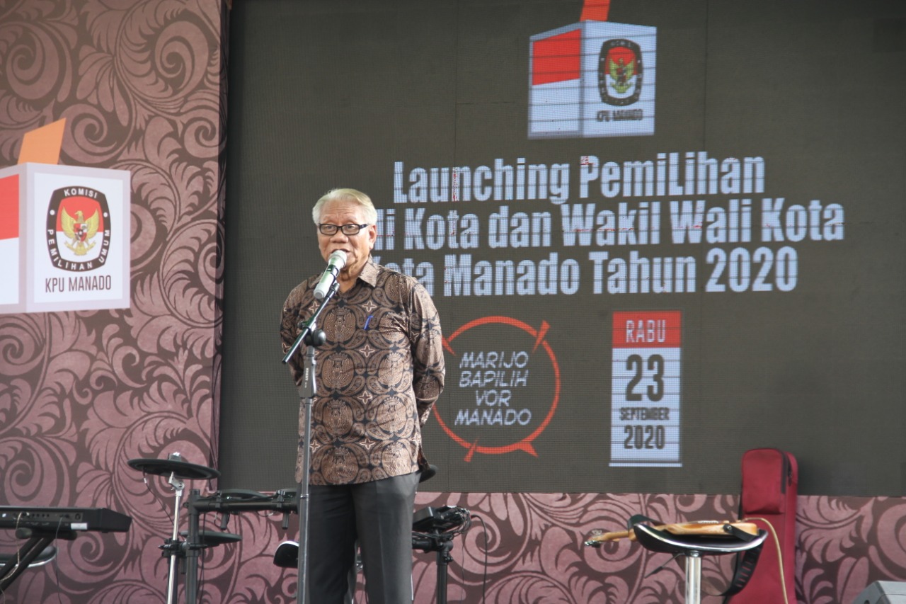 ketua dkpp memerikan sambutan