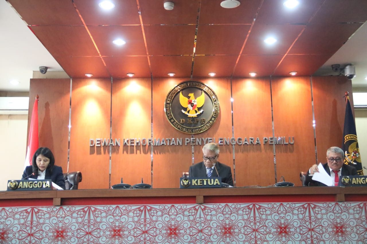 putusan 4 desember 2019