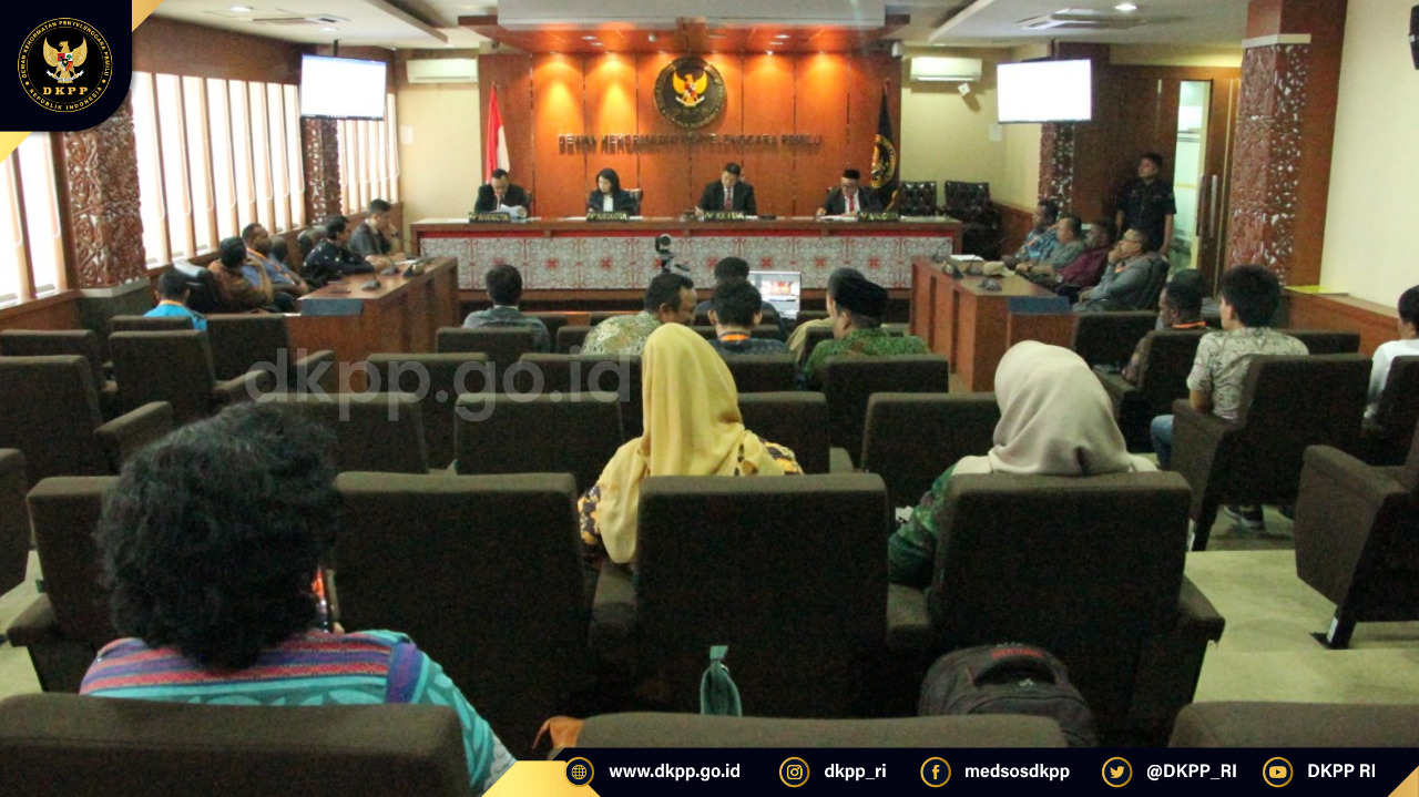 12. Putusan 13 Perkara_Majelis