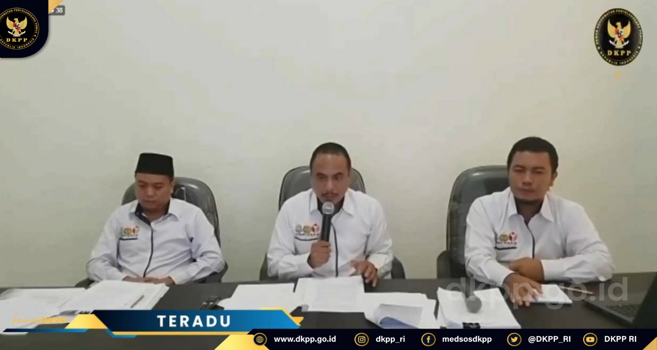 Teradu 38 Dedi Risanto, Akhmad Khaerudin, dan Mulianto