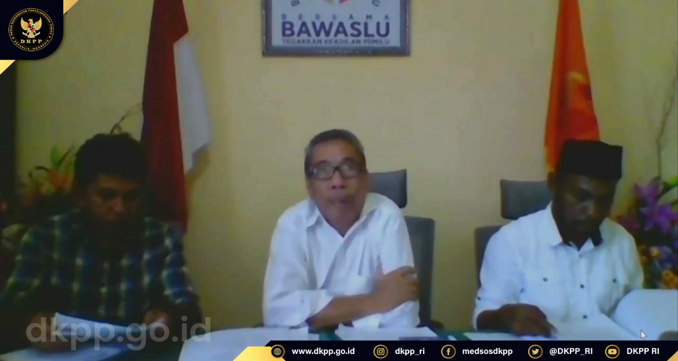 Ketua dan Anggota Bawaslu Kep. Aru