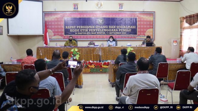 11. Sosialisasi KEPP_Biak_Cover