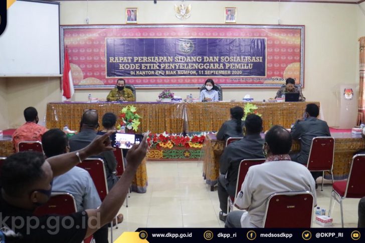 11. Sosialisasi KEPP_Biak_Cover