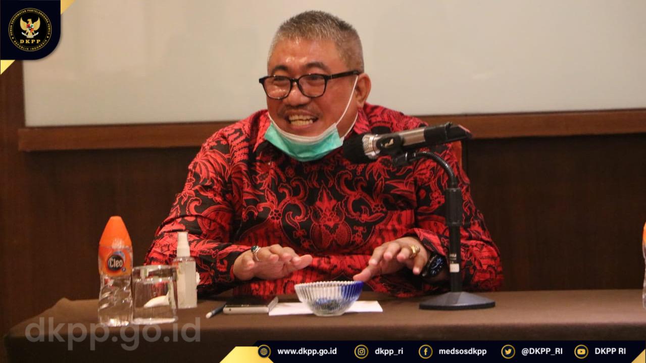Prof. Teguh Ngetren Makassar