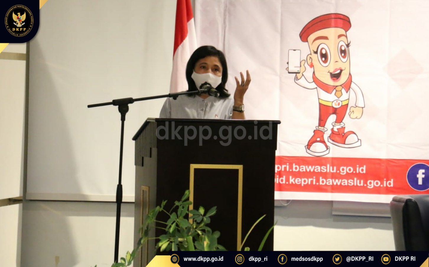 18. Dr. Budhiati Rakerda SDM Kepri_1