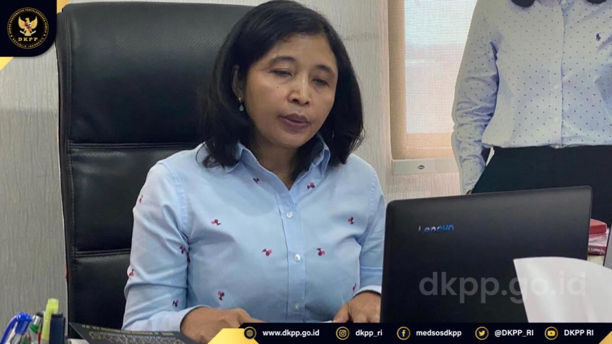 Ida Budhiati webinar Humas DKPP