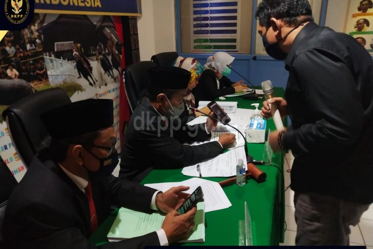 PicsArt_11-19-05.18.05