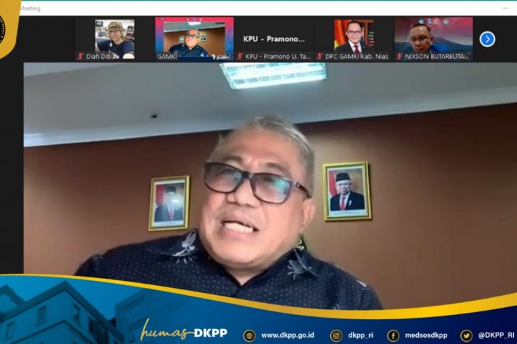 28. Prof. Teguh Narsum GAMKI