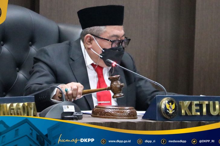 Prof Teguh sdg putusan 03112021