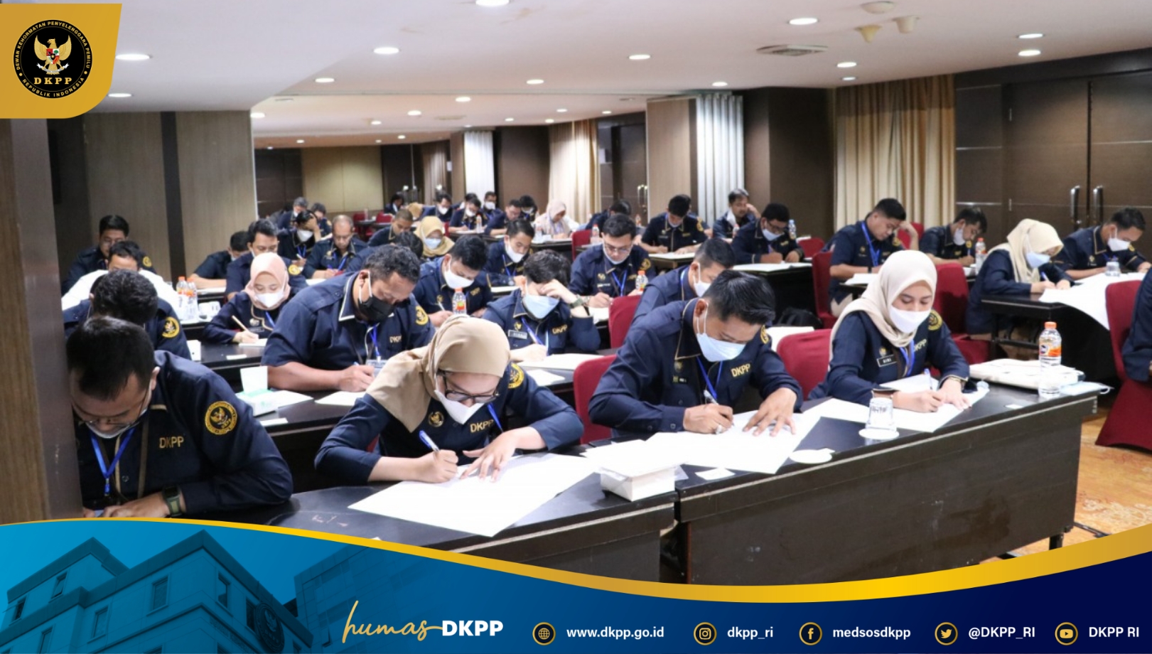 PicsArt_12-06-06.37.39