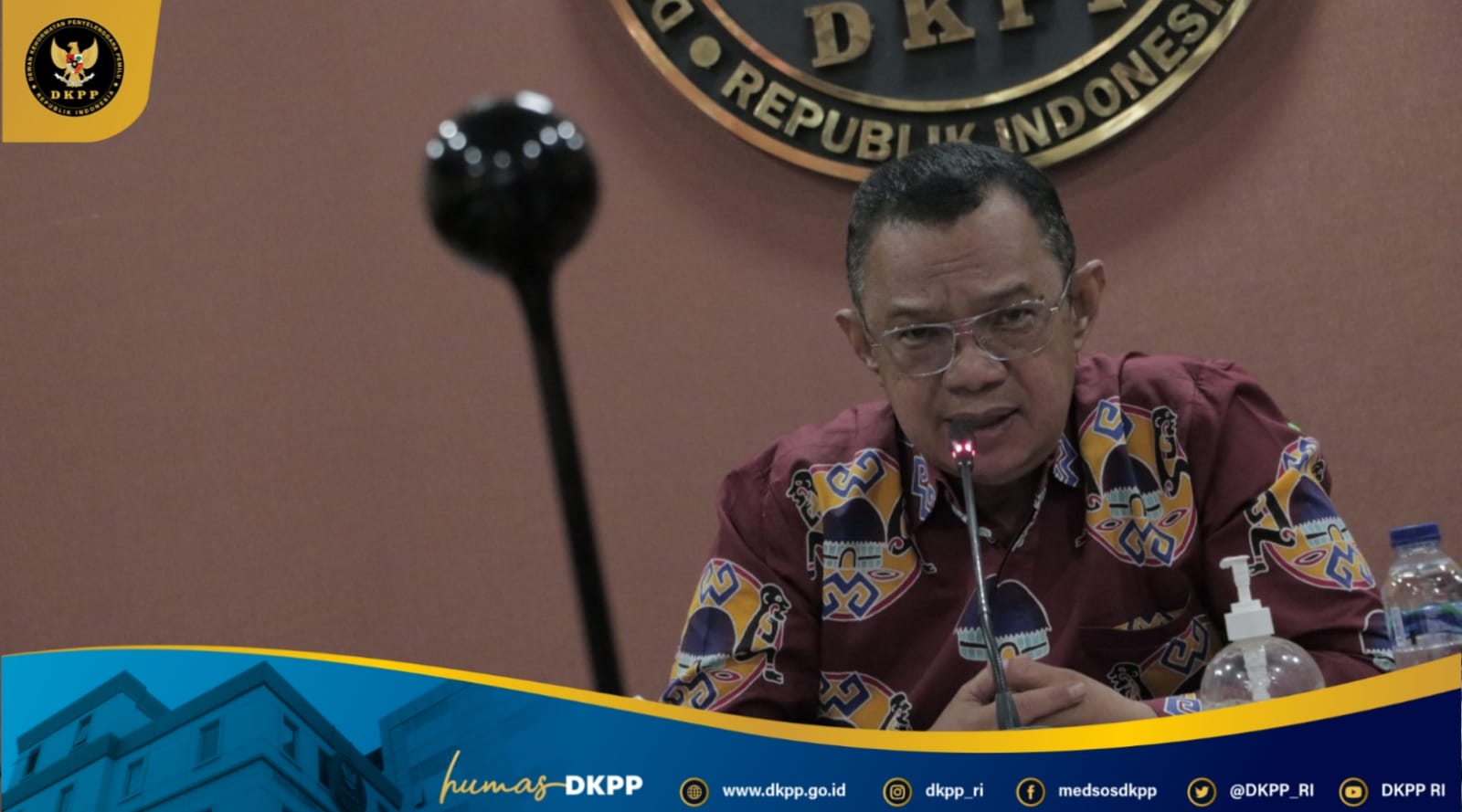 fa79c317-9bb9-47fa-bc73-636fc8ee5902