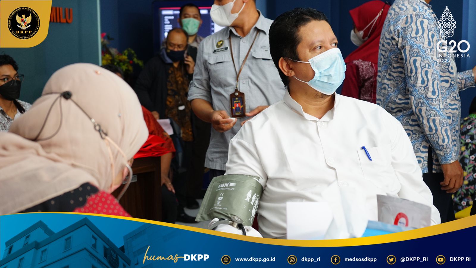 Ketua DKPP donor darah