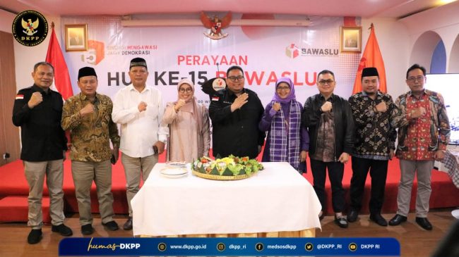 HUT Bawaslu 15