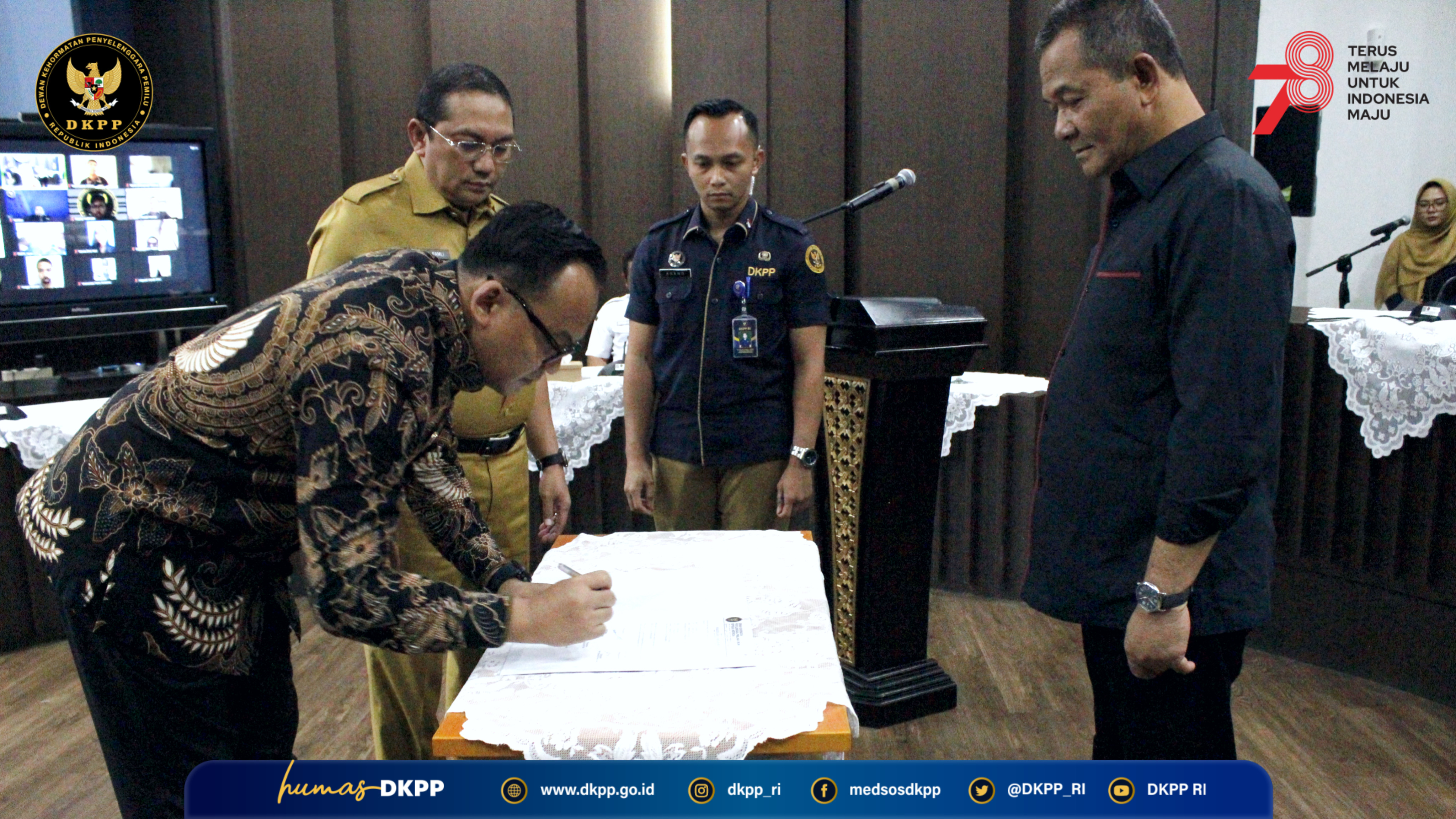 E7E60A44-E0B9-4D9A-9F23-06AE405AEEA1