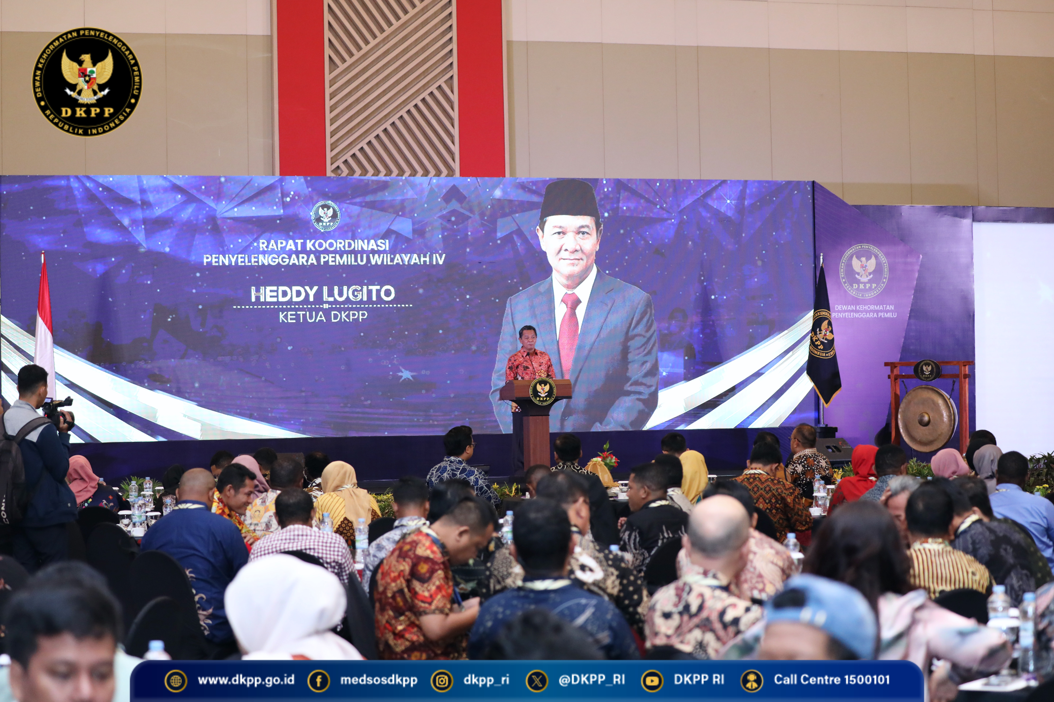 1E97ED68-0F71-4AE8-9C0C-0A0740E56937