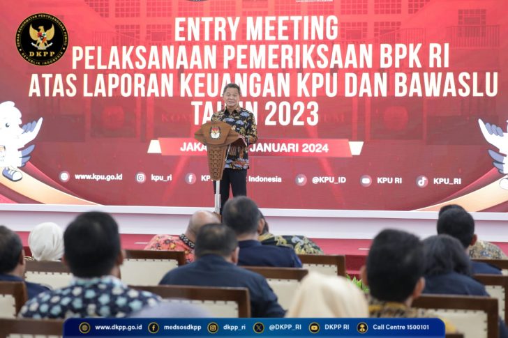 Ketua DKPP dalam kegiatan Entry Meeting BPK di KPU