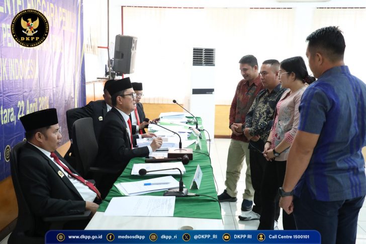 f99b4952-3d8a-43d7-bdd2-68415e0f6879