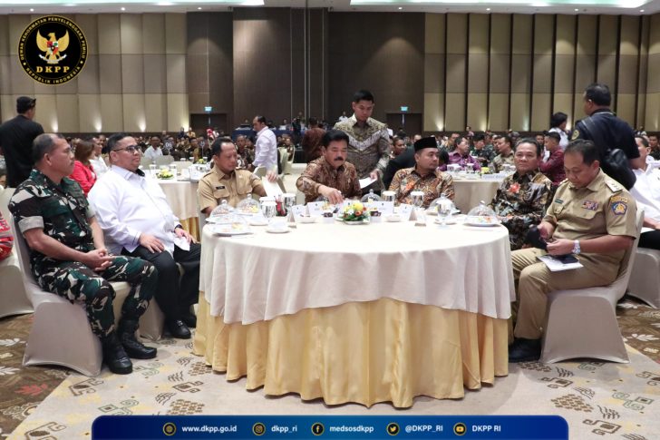 Picsart_24-07-30_20-59-40-450