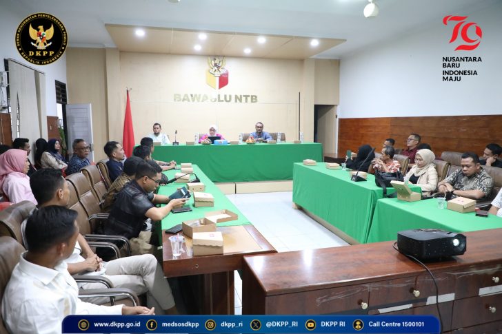 Ratna Dewi dalam kegiatan Bawaslu NTB