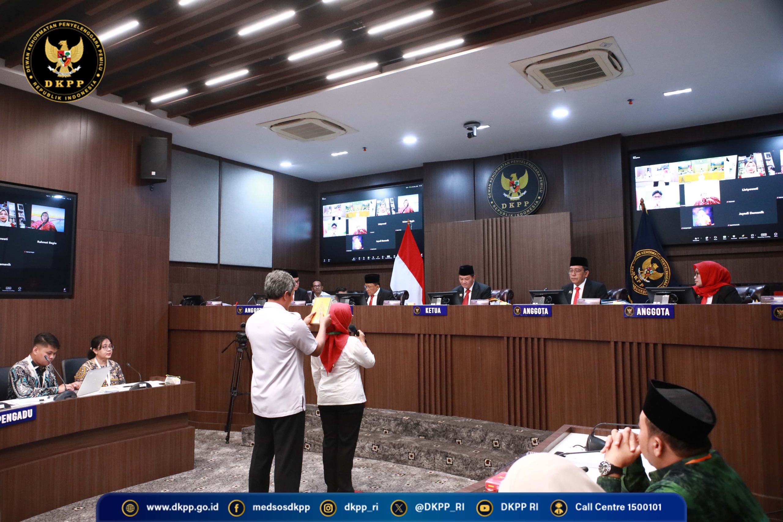 5449ff32-1e34-49aa-9f06-ed970c26cc1a