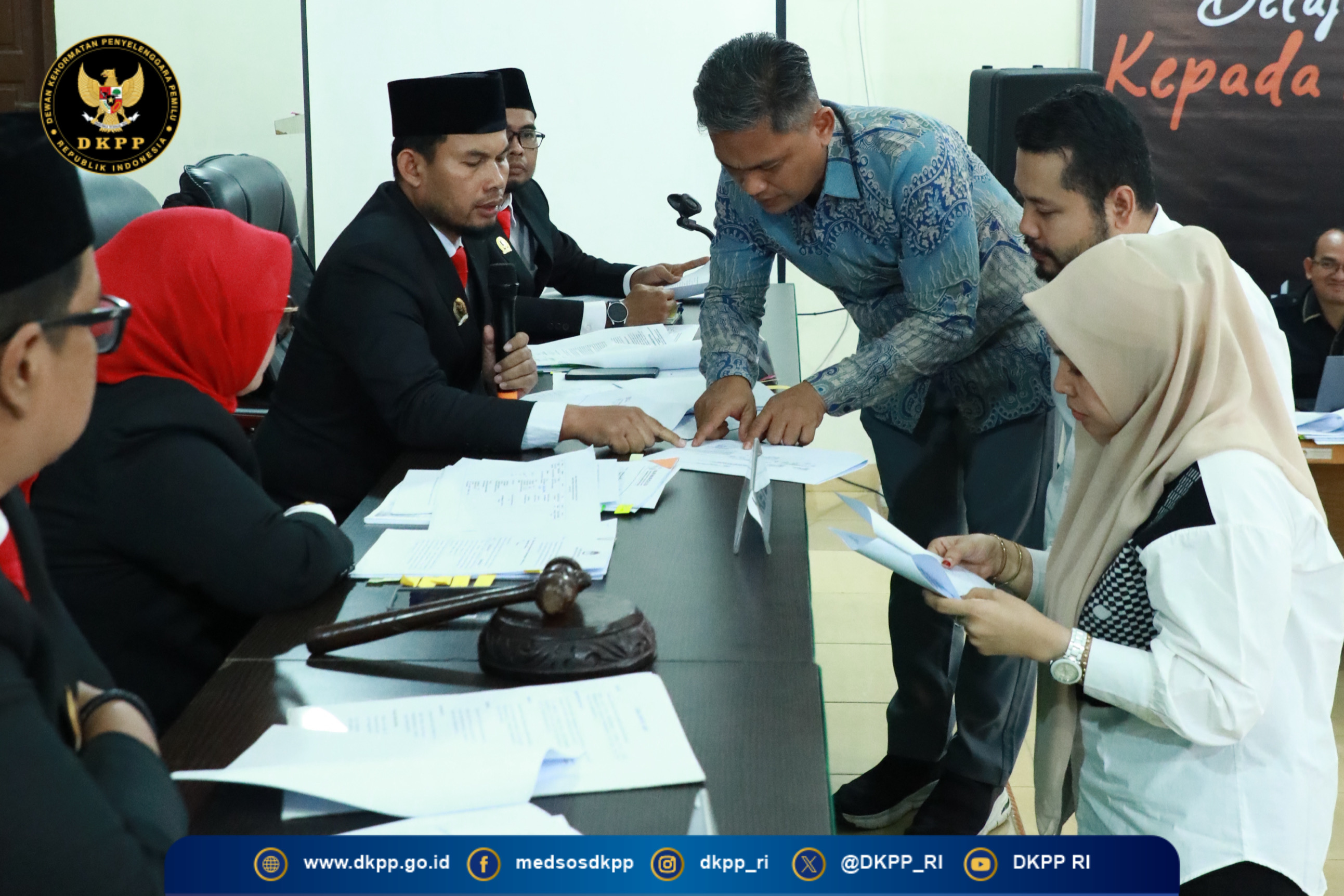 189BAEF4-FC8A-4E0E-8800-4D9E98A21E31