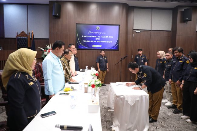 Penandatanganan Fakta Integritas Tenaga Ahli DKPP RI